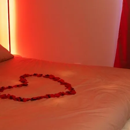 Casa Calypso, Your Romantic Bubble Dijon